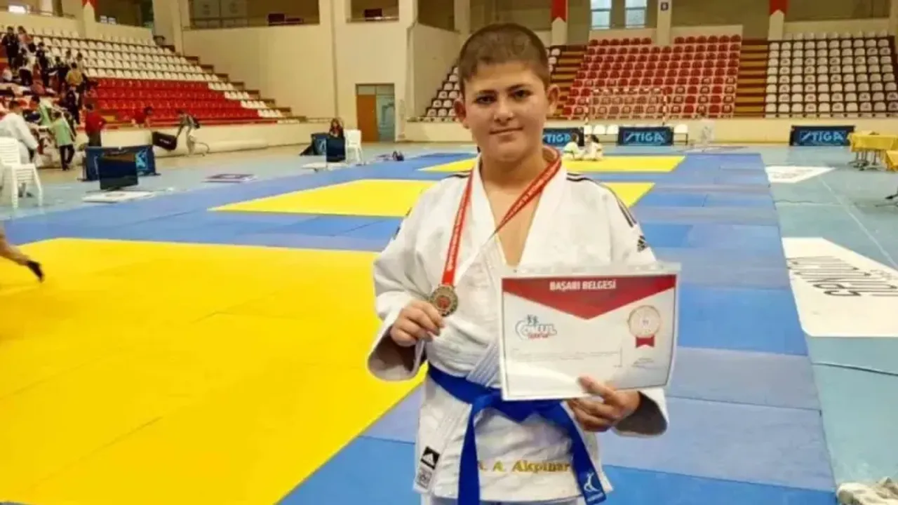 Judo'da büyük başarı: Aybars Ali Akpınar, Türkiye ikincisi oldu