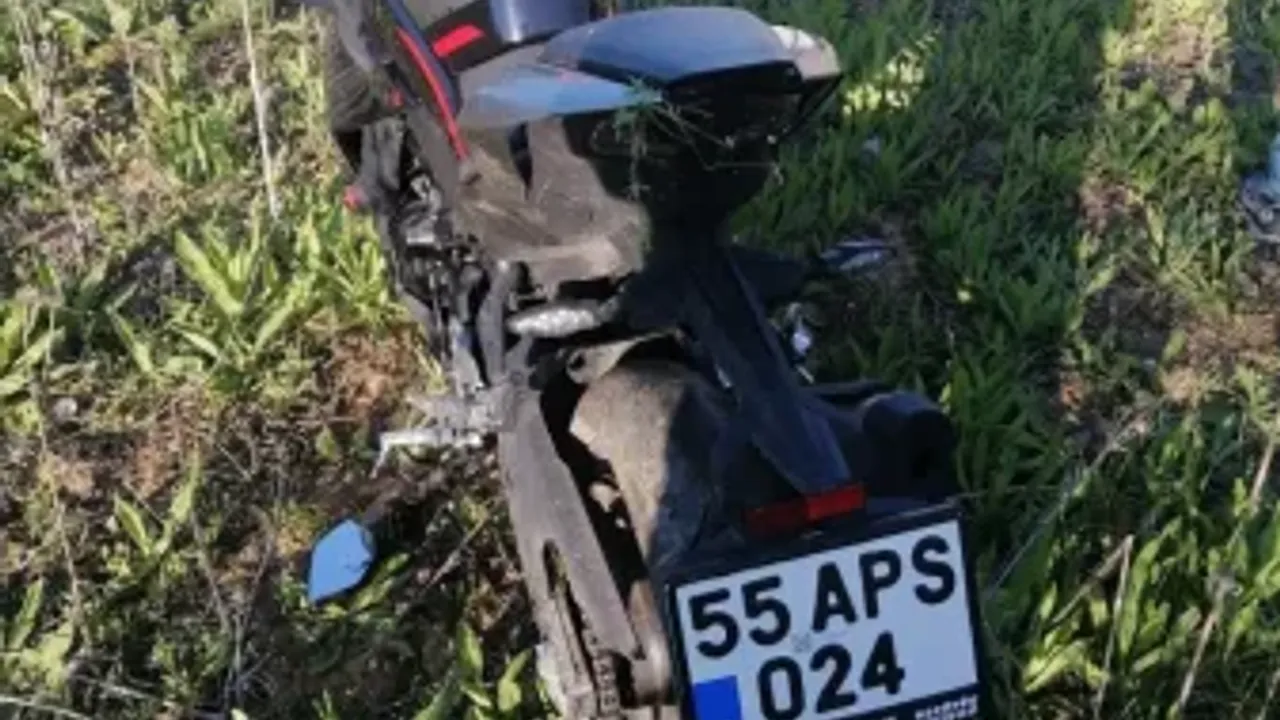 Motosiklet ile otomobil çarpıştı: 2 yaralı