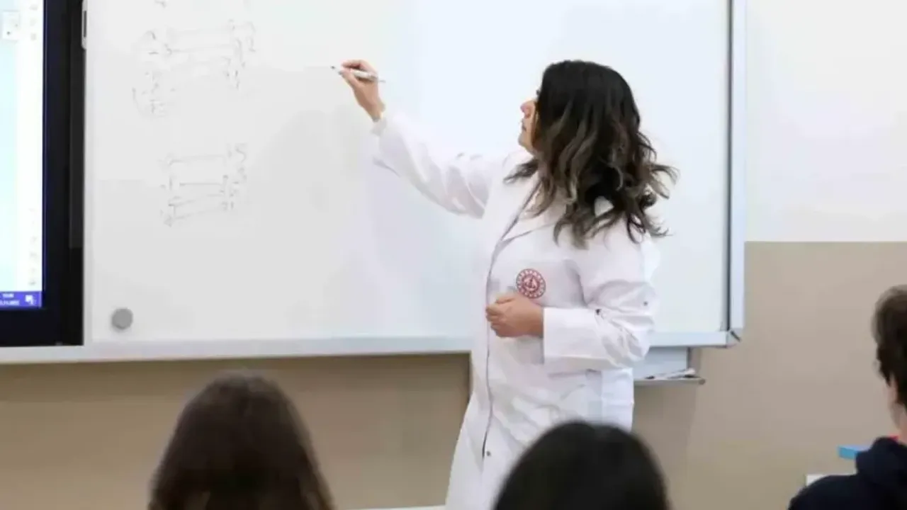 Öğretmenlere il içi tayin fırsatı başladı!
