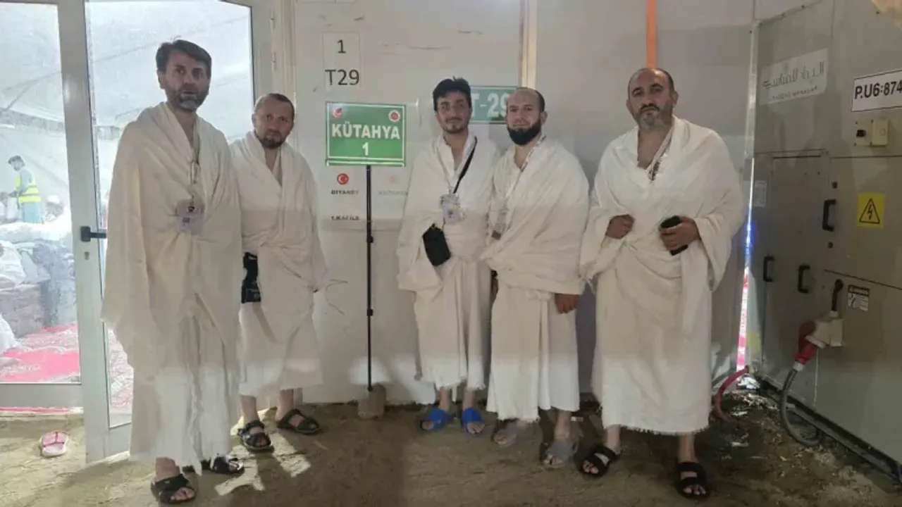 Kütahyalı hacı adayları Arafat’ta ibadet etti