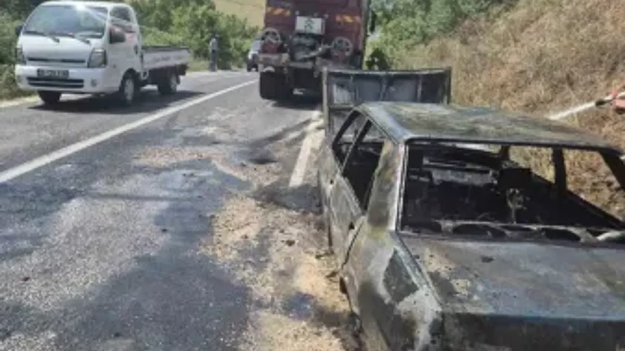 Seyir halindeki otomobil alevler içinde kaldı