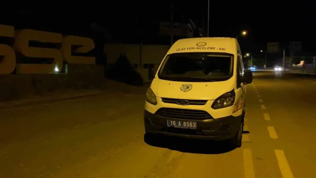 Yol kenarında alkol alırken av tüfeğiyle vuruldu