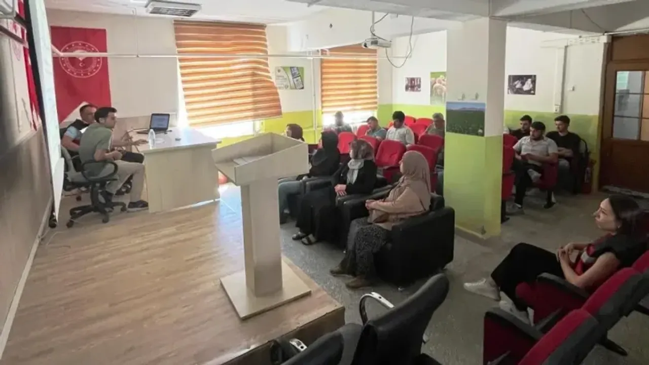 Altıntaş’ta etlik sığır kursu açıldı!