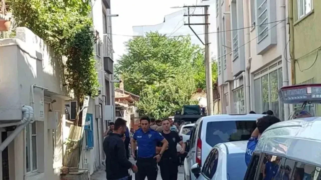 Polise bıçaklı saldırı: Zanlı tutuklandı