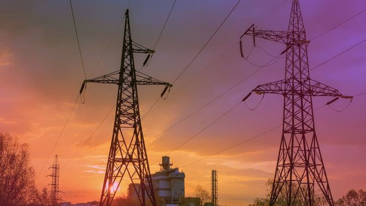 Kütahya'da 100’den Fazla Sokakta Elektrik Yok