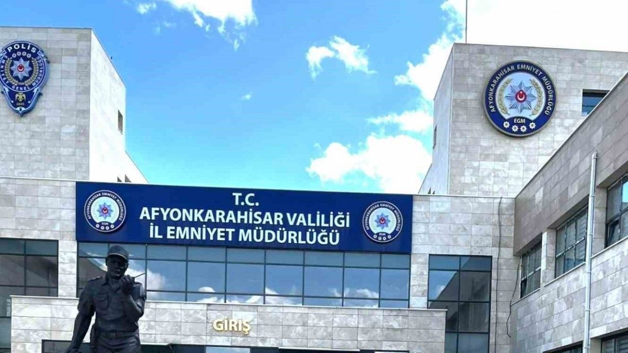 Polisten FETÖ’ye Darbe: Mütevelli Üyesi Yakalandı