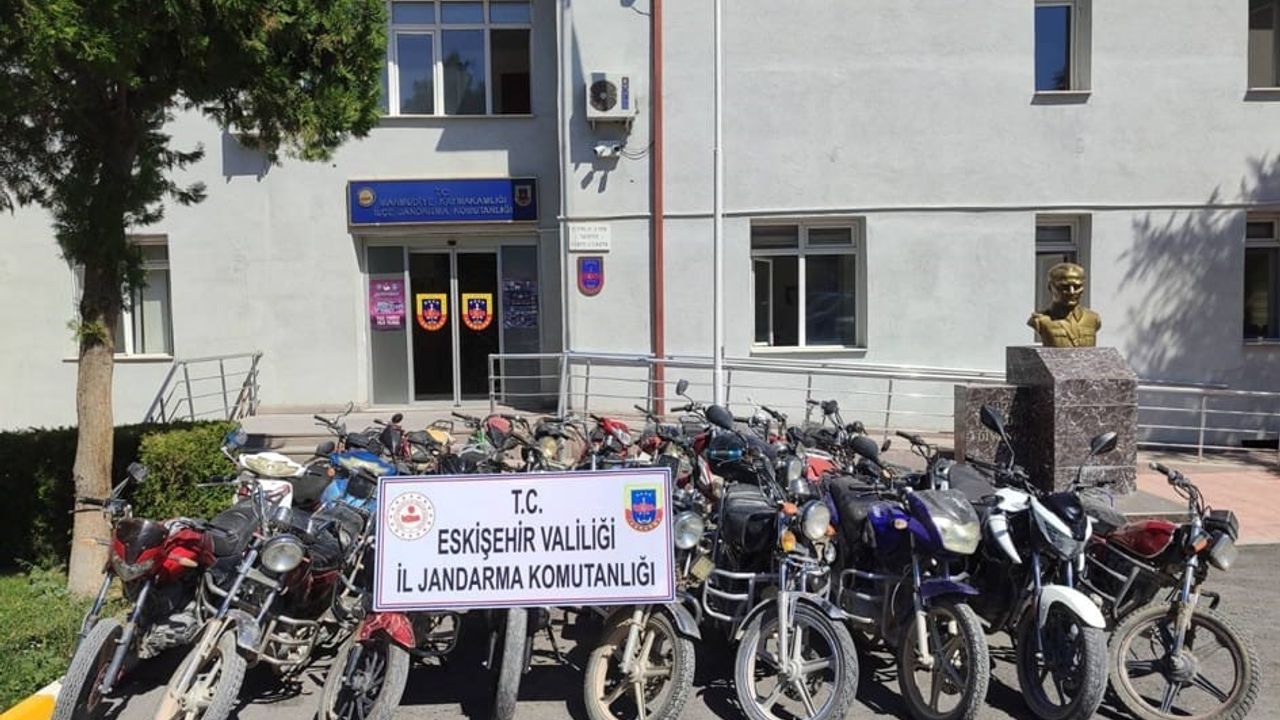 Polisten Motosiklet Sürücülerine Denetim