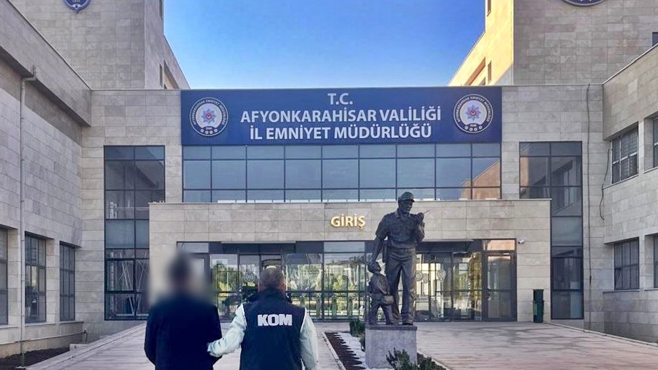 Polisten Dolandırıcıya Kıskıvrak Operasyon