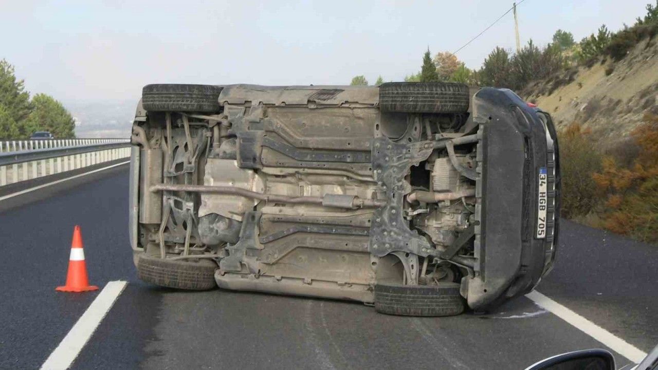 Tavşanlı–Kütahya yolunda dehşet! Otomobil yan yattı: 1 yaralı