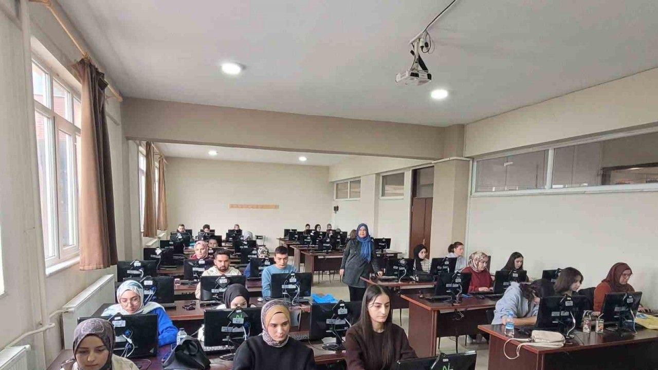 Tavşanlı’da "10 Parmak Klavye Kursu"na yoğun ilgi