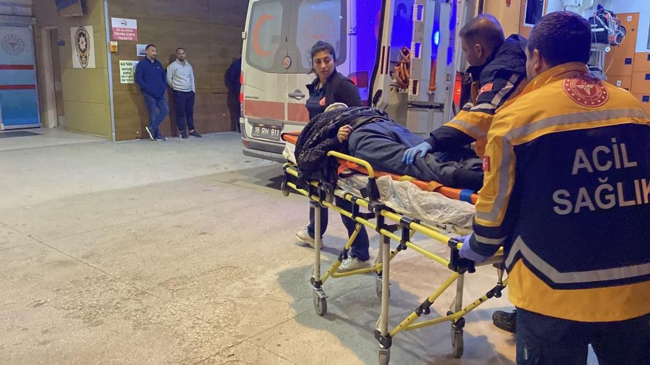 Karşıya geçmek isteyen adama otobüs çarptı