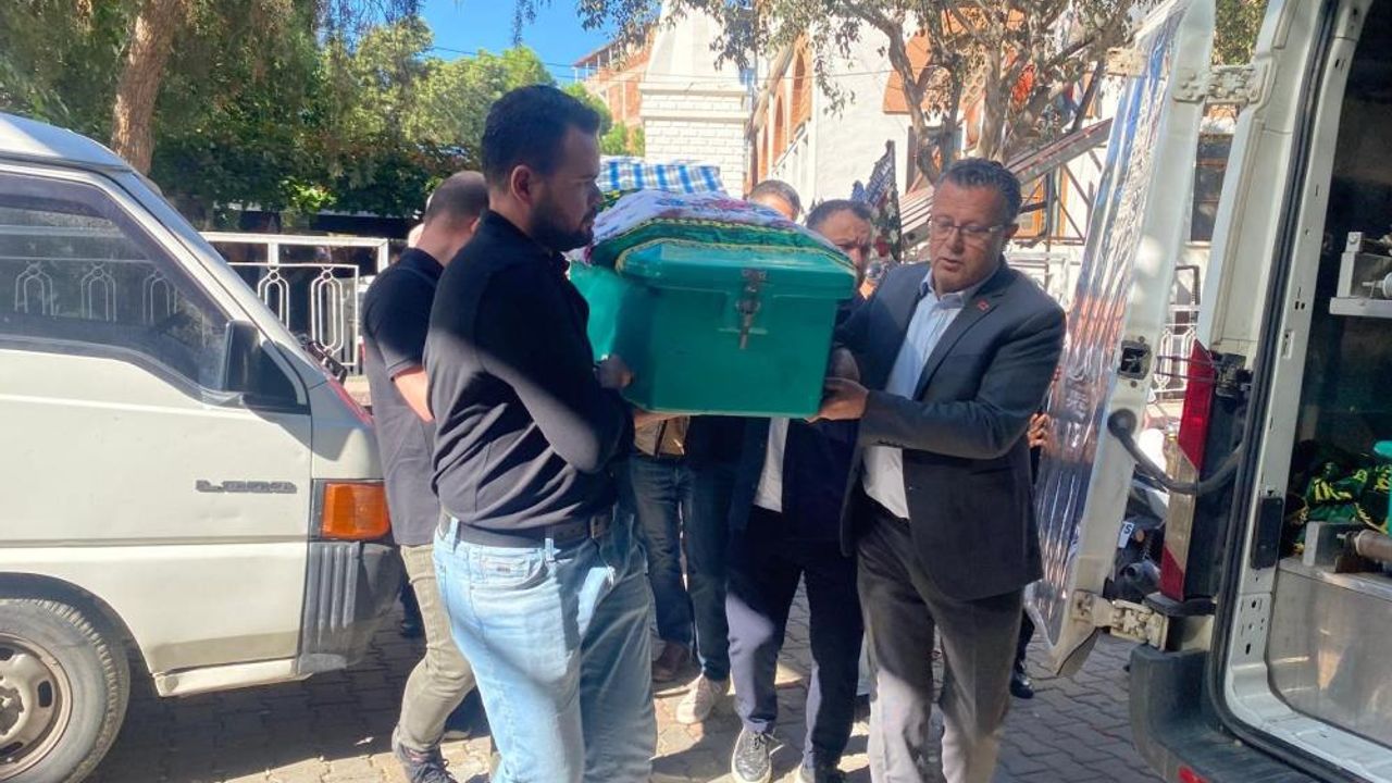 Hayatını kaybeden emekli öğretmene duygusal veda