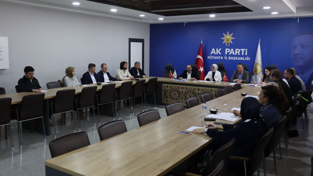 AK Parti’den Kütahya Belediyesi’ne sert tepki: “Esnafı yormayın!”