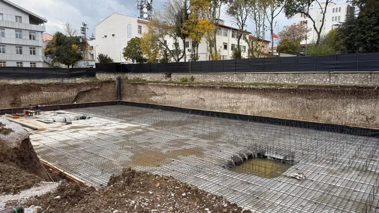 Kütahya'da 16 İş Yeri ve 60 Dairelik Yeni Proje Yükseliyor
