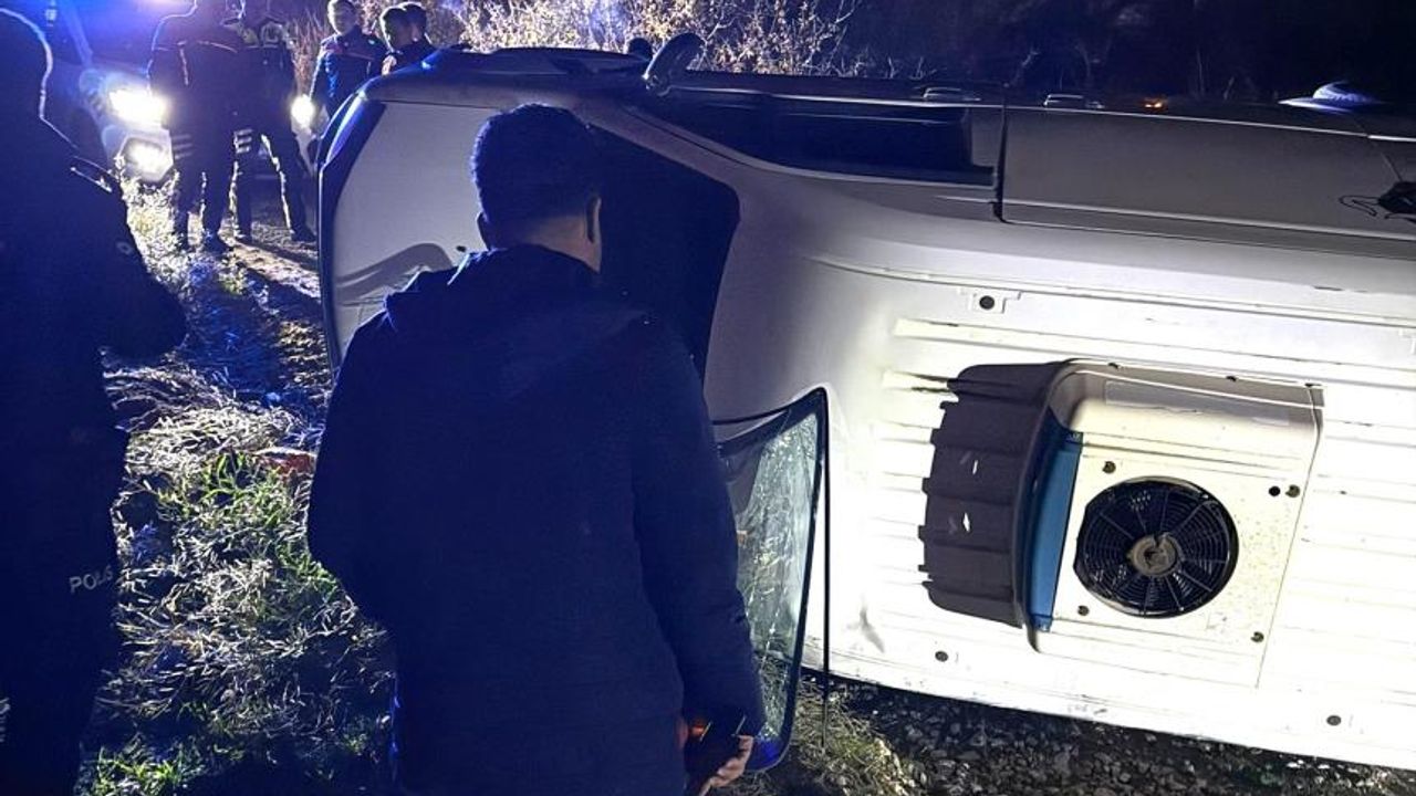 Kütahya'da polisten kaçan şahıs kaza yaptı, faturası ağır oldu