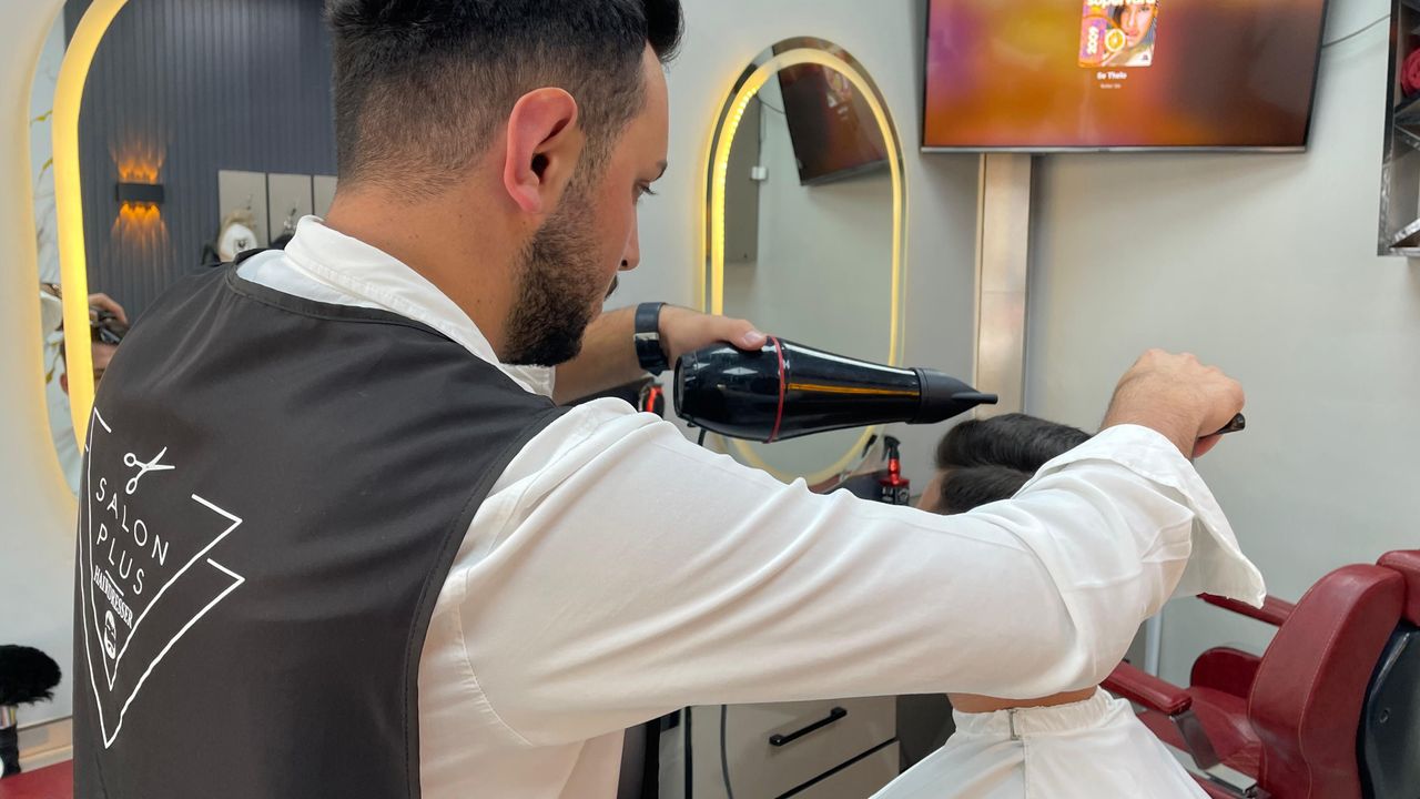 Kütahya'da En Çok Tercih Edilen Erkek Saç Modeli Ortaya Çıkt