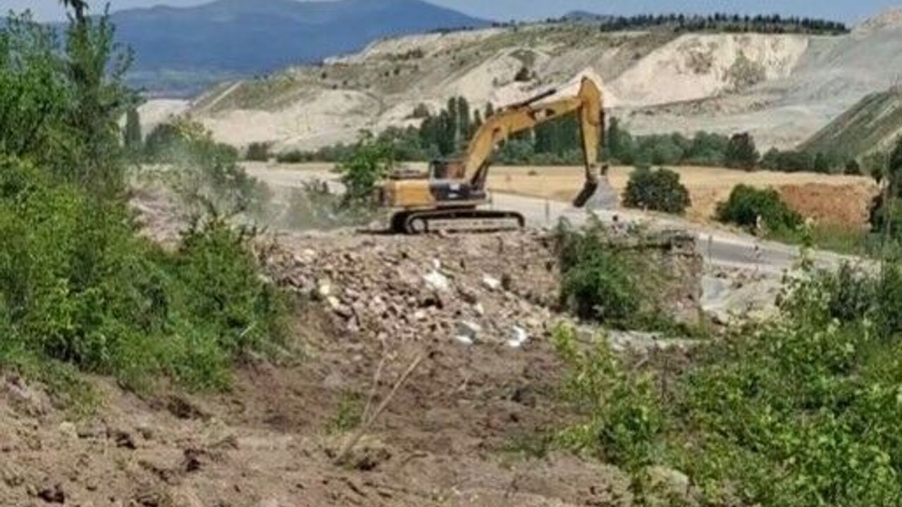 Kütahya'da 5 yıllık çile bitti: Trafiği rahatlatacak yol yap