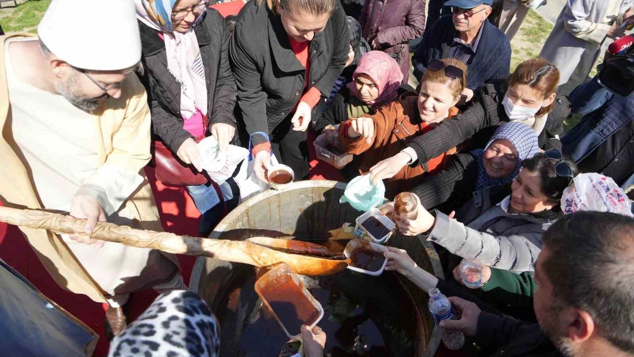 Kütahya sokaklarında 650 yıllık Osmanlı lezzeti yaşıyor