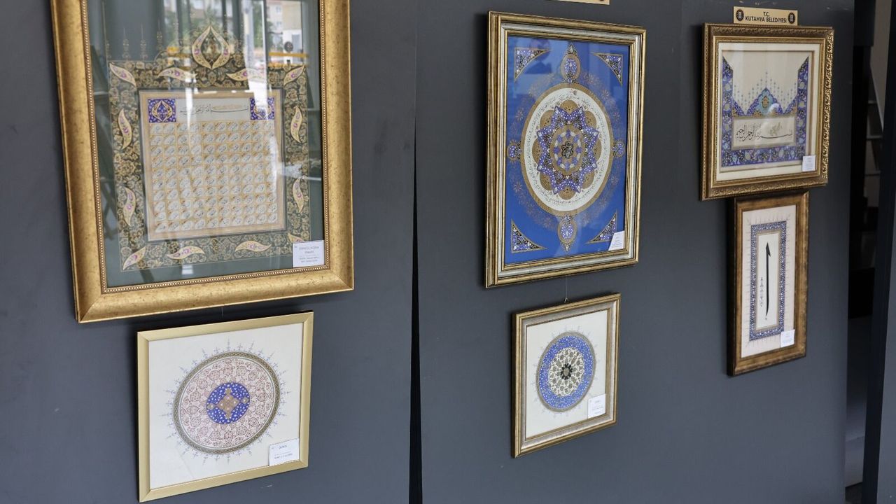 Kütahya'da ihtişamlı sanat sergisi Kemer Hamamı'nda kapıları