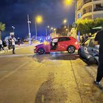 Direksiyon hakimiyetini kaybetti, karşı şeritteki otomobile çarptı: 4 yaralı