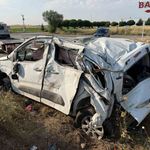 Hafif ticari araç takla attı: 1 ölü, 2 yaralı