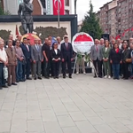 Yeni Parti Kütahya’da 30 Ağustos için çelenk sundu