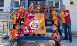 Gediz’de ilkokul öğrencilerinin şampiyonluk kutlaması beğeni topladı
