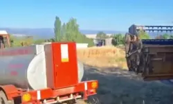 Kütahya'da biçerdöverdeki yangını köylüler su tankeriyle söndürdü