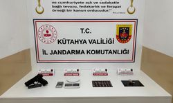 Kütahya’da Jandarma Baskını: Uyuşturucu ve Silah Ele Geçirildi