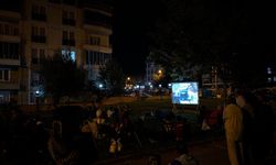 Kütahya'da Sinema Perdesi Mahalle Mahalle Geziyor