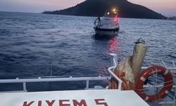 3 Kişiyi Taşıyan Tekne Sürüklendi, Kıyı Emniyeti Kurtardı