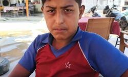 Kafasına sandalyeyle vurulan 13 yaşındaki çocuk öldü