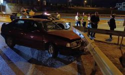 Bariyerlere çarpan sürücü trafik ekiplerine zor anlar yaşattı