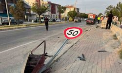 Direksiyon Hakimiyetini Kaybetti, 3 Kişi Hastanelik Oldu