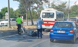 Minibüs ile motosiklet çarpıştı: 1 kişi yaralandı