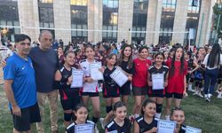 Moymulspor A Takımı voleybol turnuvasını şampiyon tamamladı