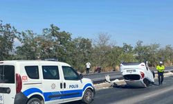 Sürücü, otomobiliyle birlikte takla attı