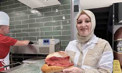 Tatil yolcularının uğrak lezzeti: Afyon’un sucuk döneri