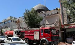 Cadde üzerindeki camide yangın endişe yarattı