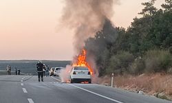 Kütahya'da Seyir Halindeki Otomobil Bir Anda Alev Aldı