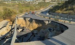 Kuşadası Yolunda Çökme! Trafik Kapatıldı