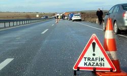 Sürücü Direksiyon Hakimiyetini Kaybetti, Araç Devrildi 4 kişi yaralandı