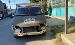 Kamyonet ve motosiklet çarpıştı: 1 yaralı