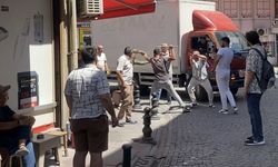 Sopalı trafik kavgasında sokak savaş alanına döndü