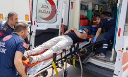Otomobil park halindeki tıra çarptı: 1 yaralı