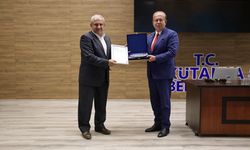 Prof. Dr. Cihat Yaycı, Kütahya'da 30 Ağustos ve Mavi Vatan'ı anlattı