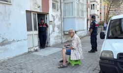 75 yaşındaki adamın evi kaçak hap ve tütün yuvası çıktı