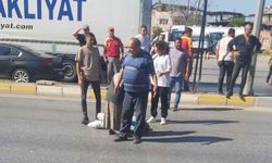 Kontrolden çıkan araç yayaya çarptı, can verdi
