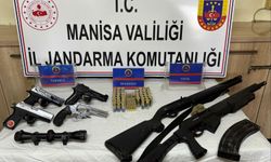 Operasyon yapılan ev adeta cephanelik çıktı