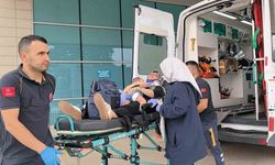 Bursa İnegöl’de Otomobil Kafe Kapısına Çarptı: 2’si Çocuk 4 Yaralı